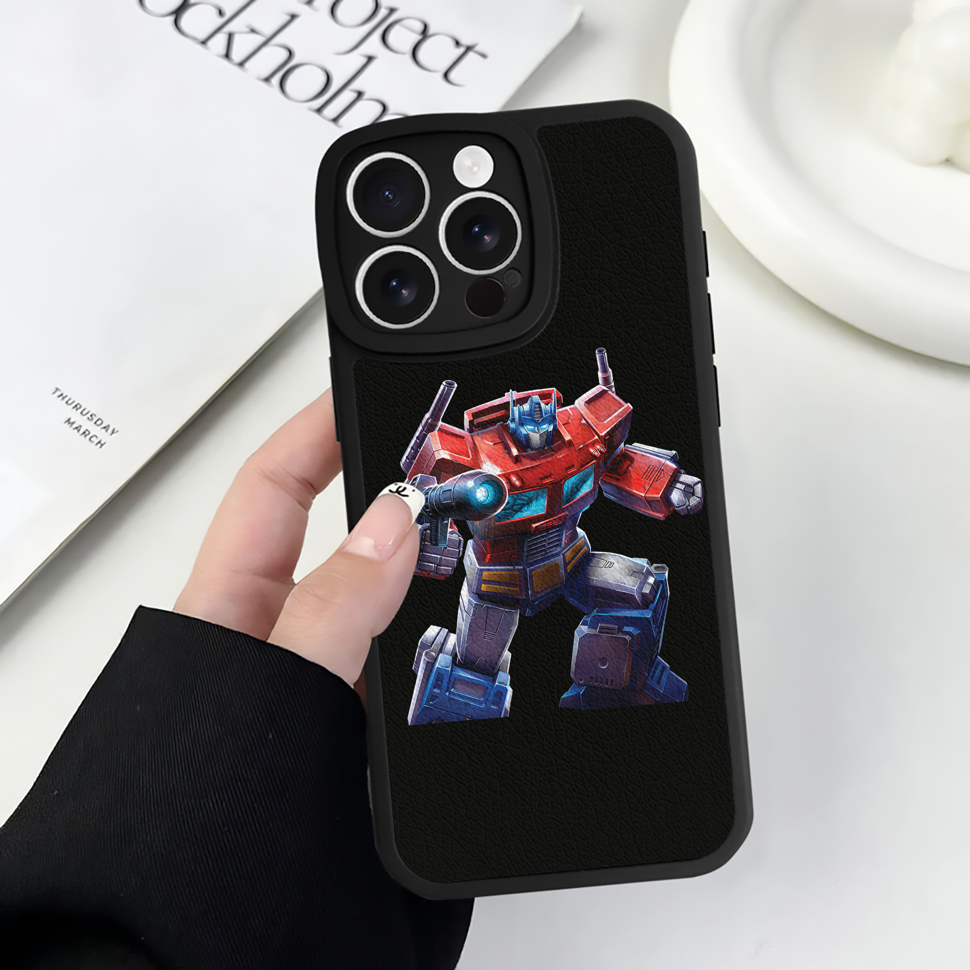 （画像用） Transformers トランスフォーマー 【iPhone 16シリーズ対応】シリコンスマホケース（レザー調） 材質：シリコン